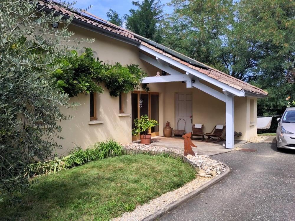B&B Chez Frederique Et Norbert Mogneneins Exterior photo